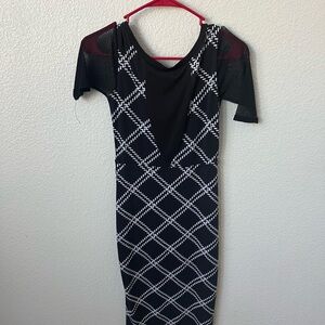Size small women’s Black and White Checkered bodycon Dress